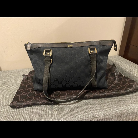 Authentic Gucci handbag - Picture 9 of 14